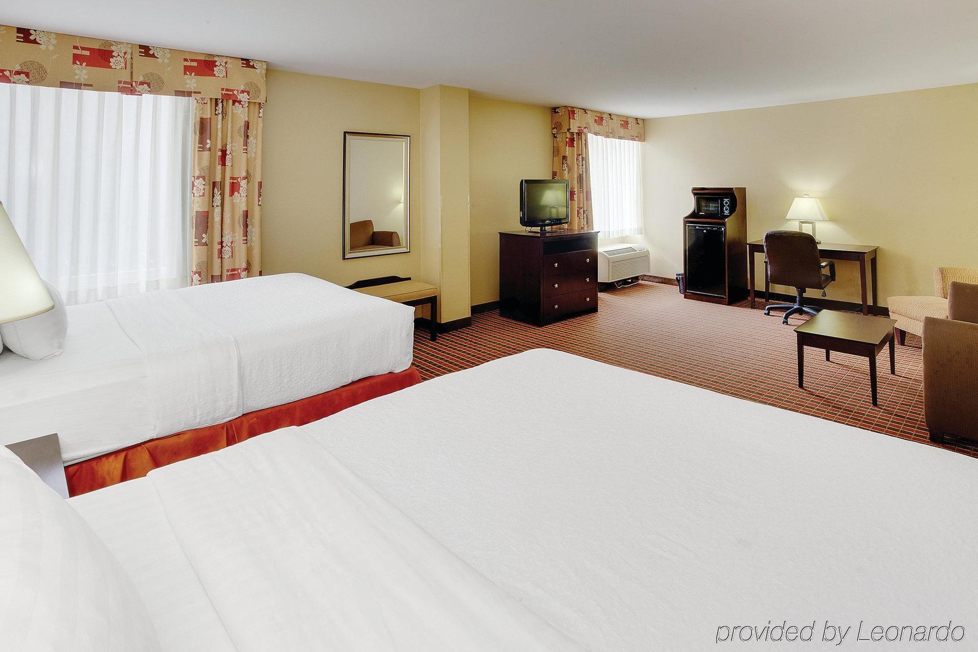 La Quinta Inn & Suites Pittsburgh North McCandless Township Exterior foto