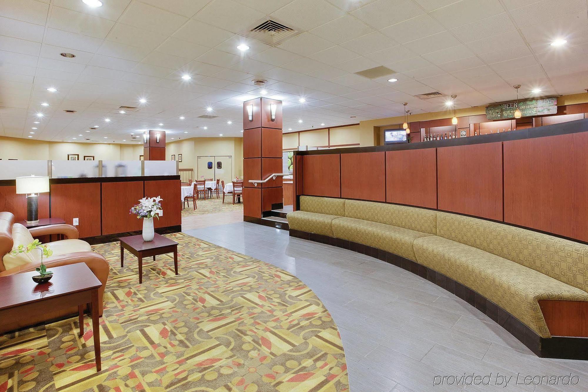 La Quinta Inn & Suites Pittsburgh North McCandless Township Exterior foto